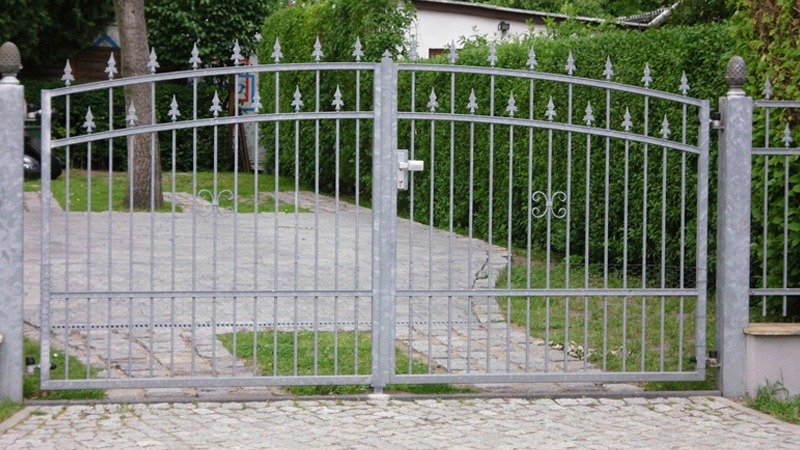 Bauschlosserei Grosch - schmiedeeiserne Gartentore in Fredersdorf